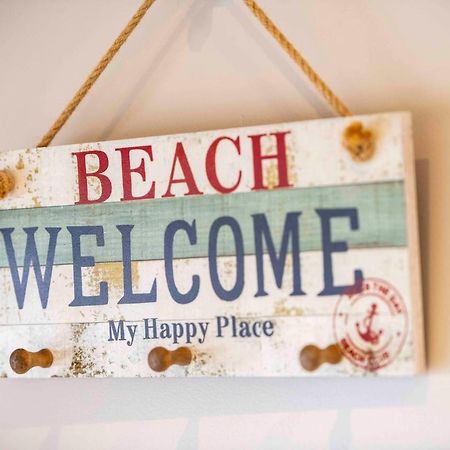 Magnificent Beach Retreat Jindalee Esterno foto